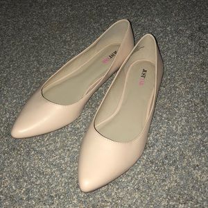 Nude flats